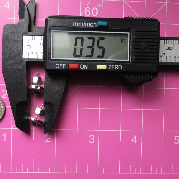 🔩 Marc by Marc Jacobs Adorable Vintage Silver Turn-Lock Turnlock Stud Earrings - Picture 11 of 11